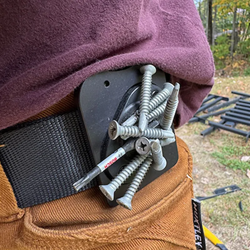 Gebruiker met Snugwear verwarmde schouder- en nekcape