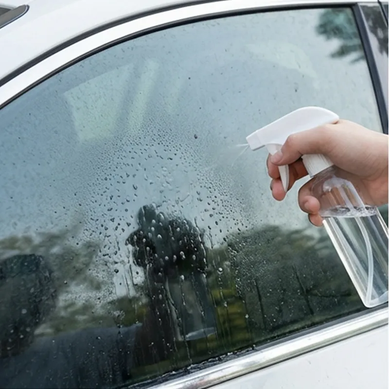 Spoel of stof je glas kort af