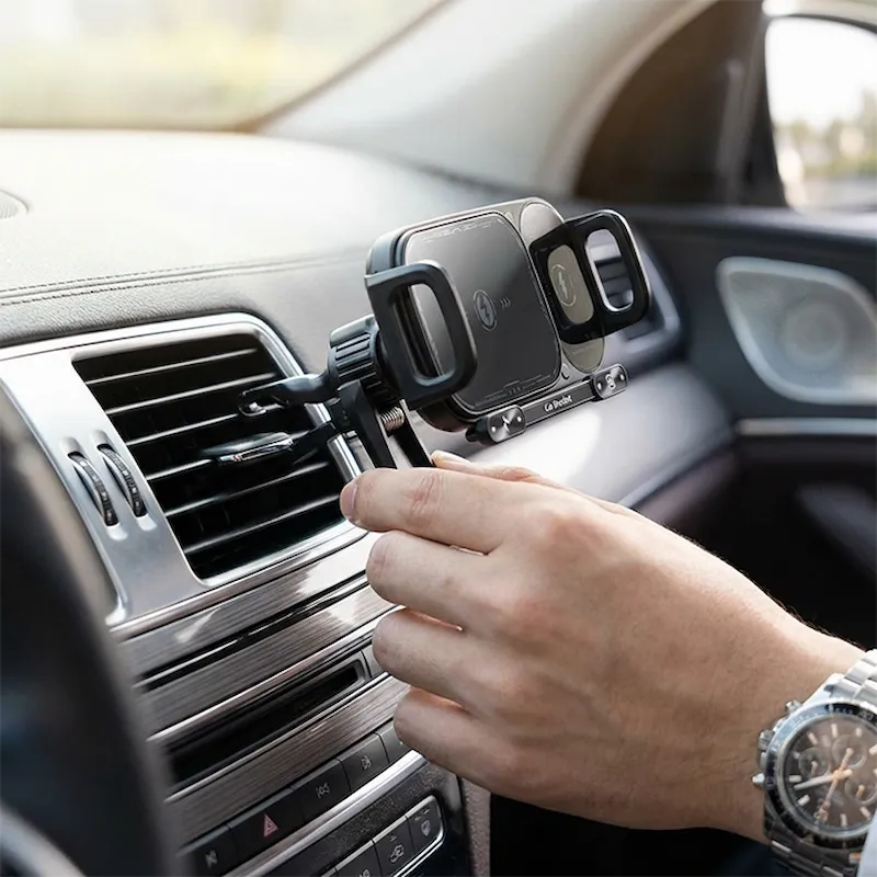 Klik de SwiftMount in het ventilatierooster