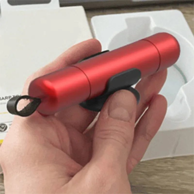 Vrouw schenkt Safekey als cadeau voor veiligheid