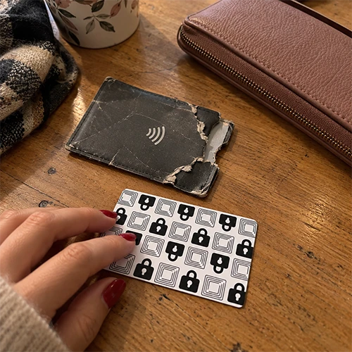 Laura P. met de Rennex Wallet Defender