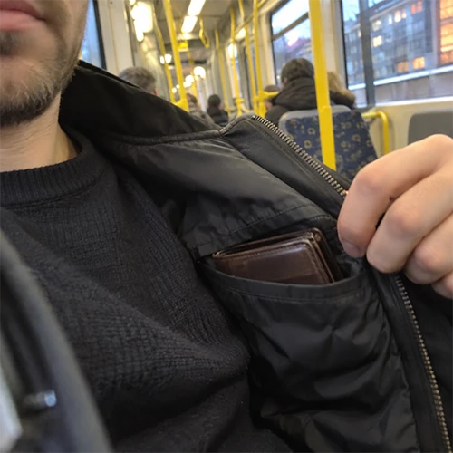 Daan R. met de Rennex Wallet Defender